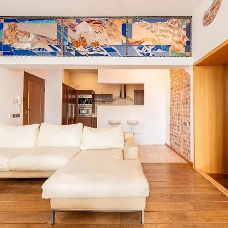 Daire Luxury Square View #18 *